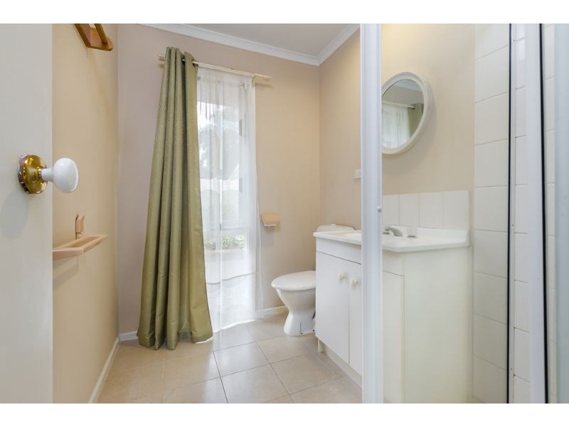 2/24 Myrtle Street, Glen Waverley VIC 3150