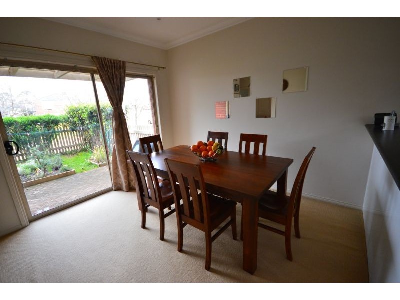 16/2 McKelvie Court, Glen Waverley VIC 3150