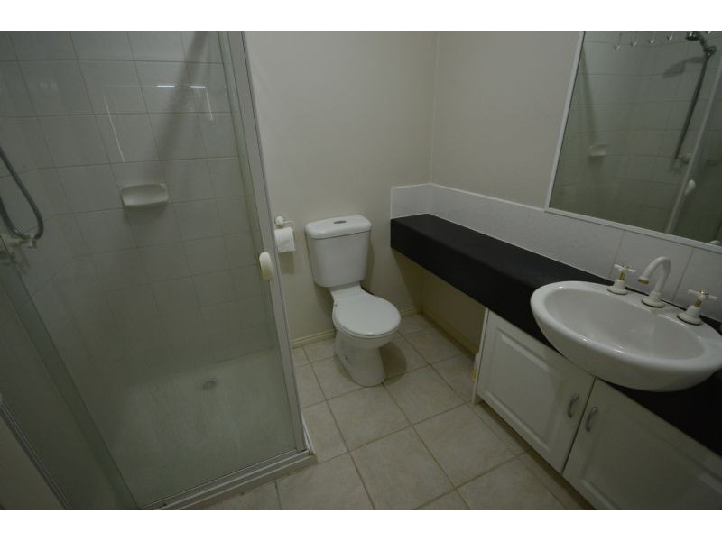 16/2 McKelvie Court, Glen Waverley VIC 3150