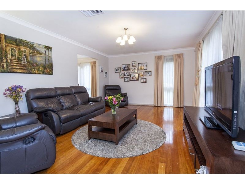 8 Grail Court, Glen Waverley VIC 3150