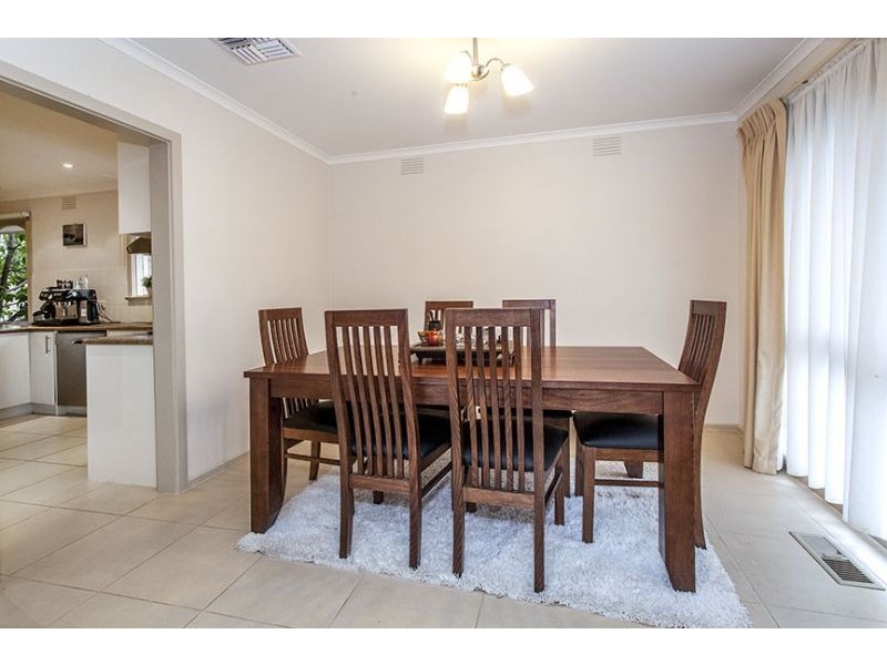 8 Grail Court, Glen Waverley VIC 3150