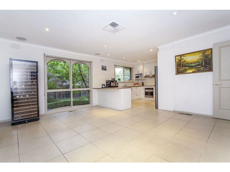 8 Grail Court, Glen Waverley VIC 3150
