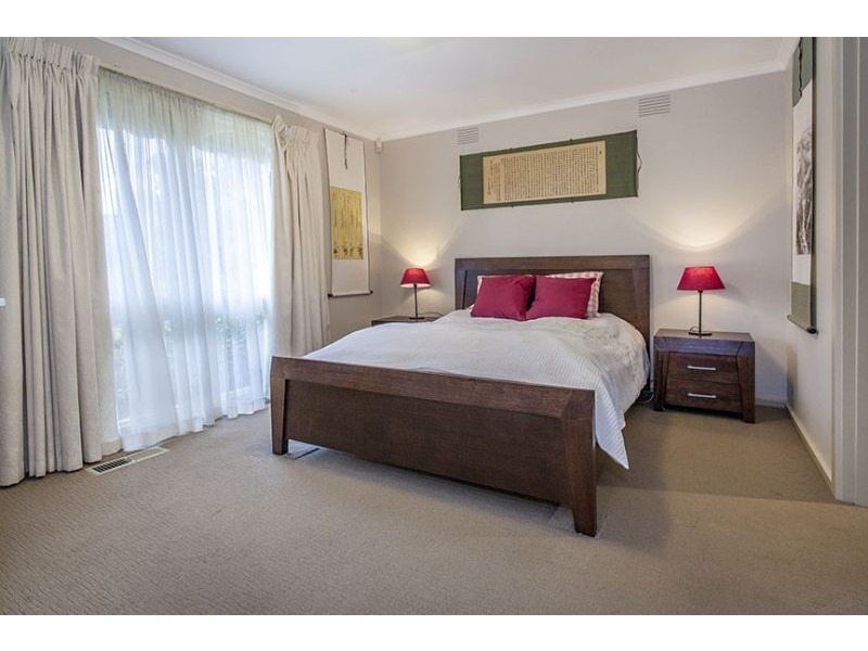 8 Grail Court, Glen Waverley VIC 3150