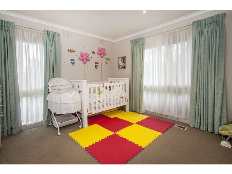 8 Grail Court, Glen Waverley VIC 3150