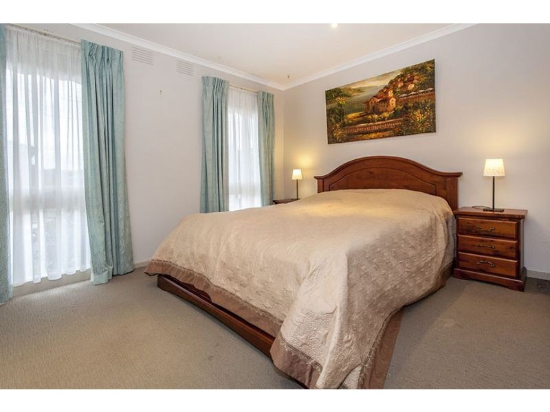 8 Grail Court, Glen Waverley VIC 3150