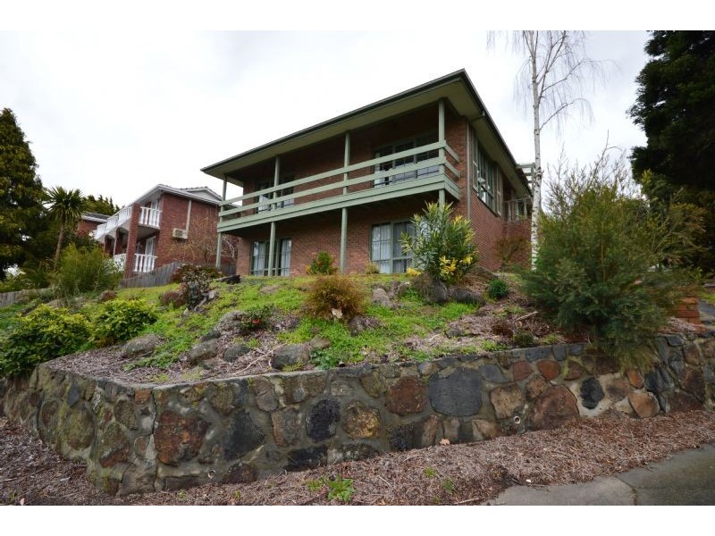 15 Erskine Crescent, Wheelers Hill VIC 3150