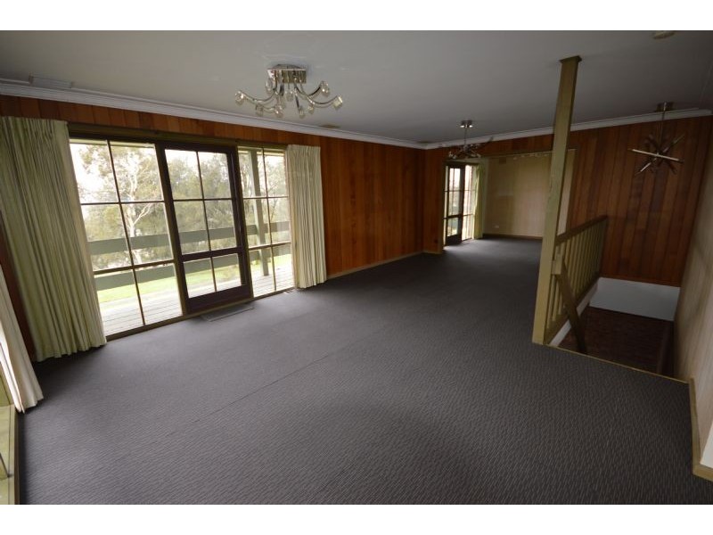 15 Erskine Crescent, Wheelers Hill VIC 3150