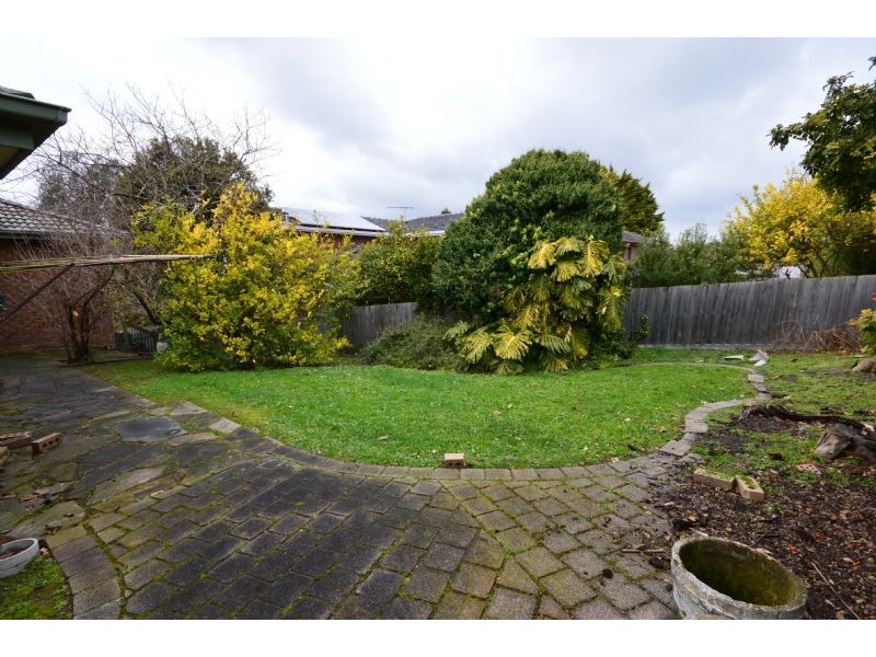 15 Erskine Crescent, Wheelers Hill VIC 3150