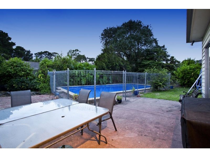 2 Colebrook Avenue, Mount Waverley VIC 3149