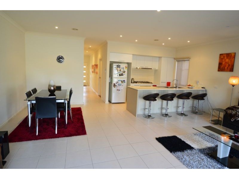 28 Barrier Reef Circuit, Endeavour Hills VIC 3802