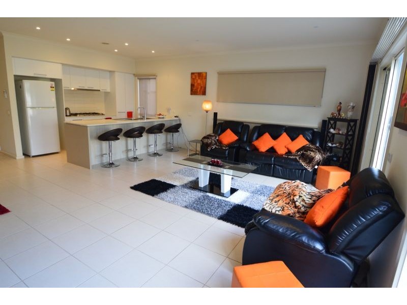 28 Barrier Reef Circuit, Endeavour Hills VIC 3802