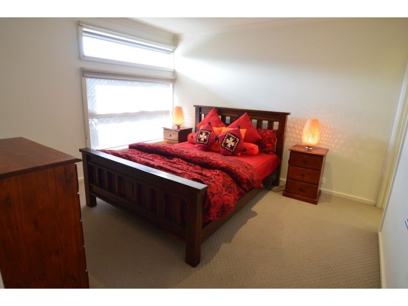 28 Barrier Reef Circuit, Endeavour Hills VIC 3802