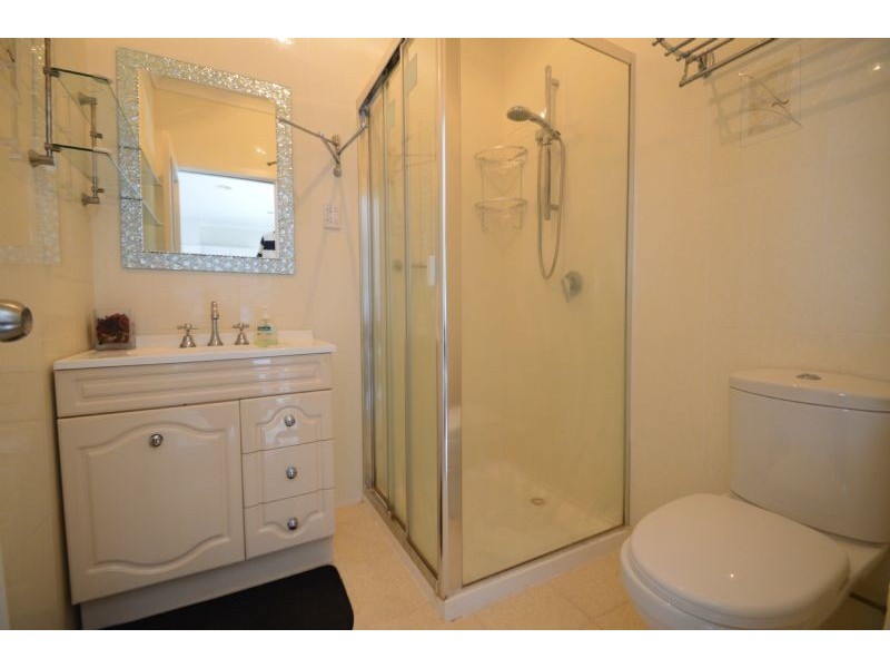 2/11 Aurisch Avenue, Glen Waverley VIC 3150