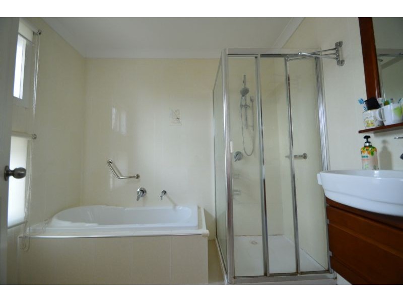 2/11 Aurisch Avenue, Glen Waverley VIC 3150