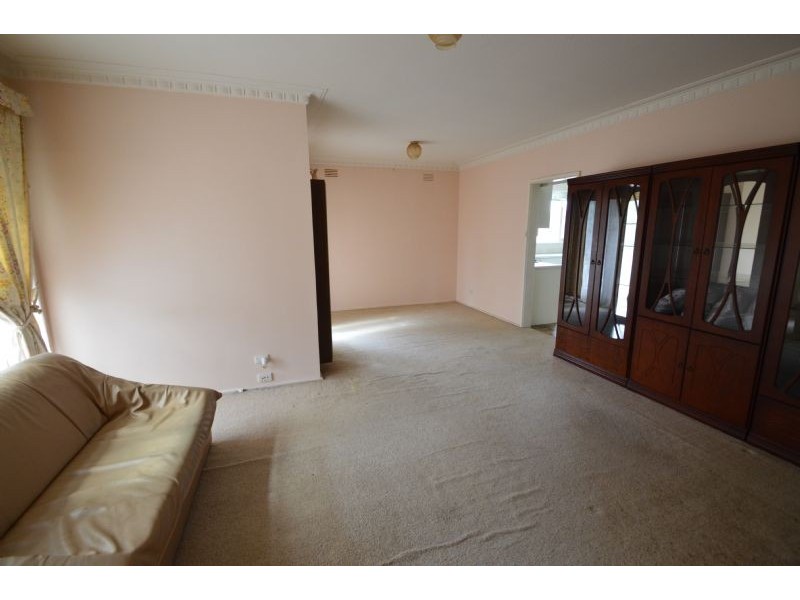 8 Mandowie Road, Glen Waverley VIC 3150