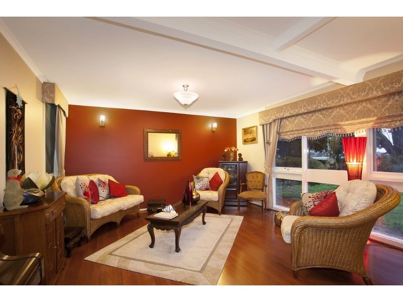 6 Palm Beach Crescent, Mount Waverley VIC 3149