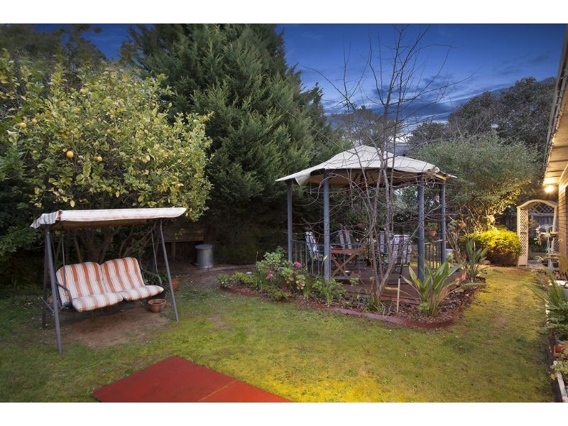 6 Palm Beach Crescent, Mount Waverley VIC 3149