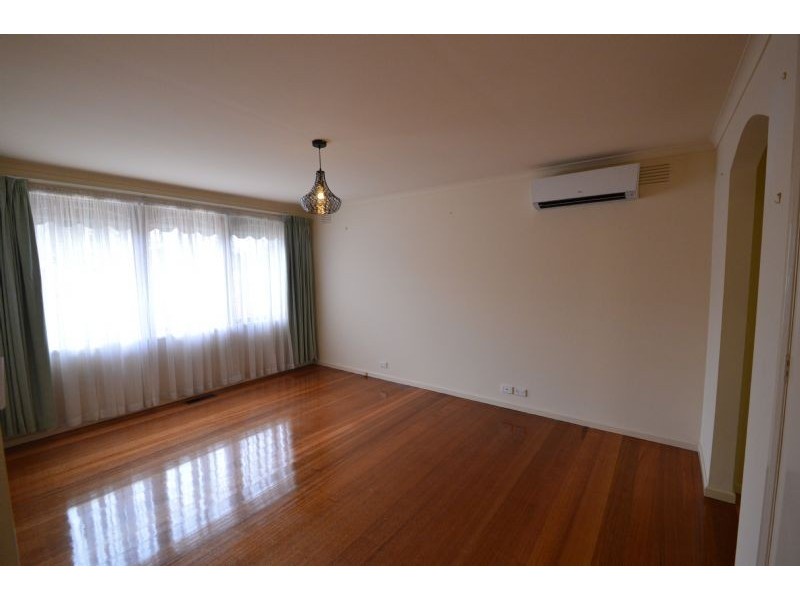 17 Bunker Crescent, Glen Waverley VIC 3150