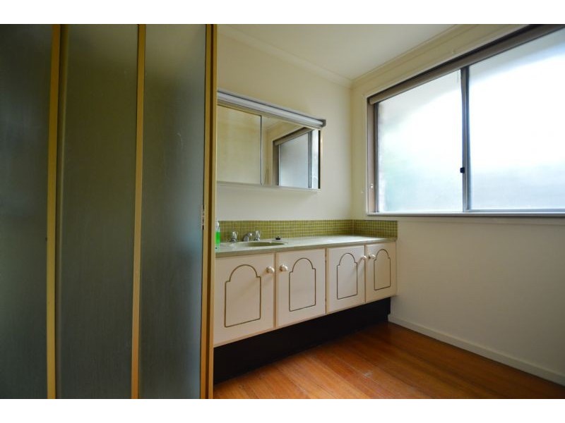 17 Bunker Crescent, Glen Waverley VIC 3150