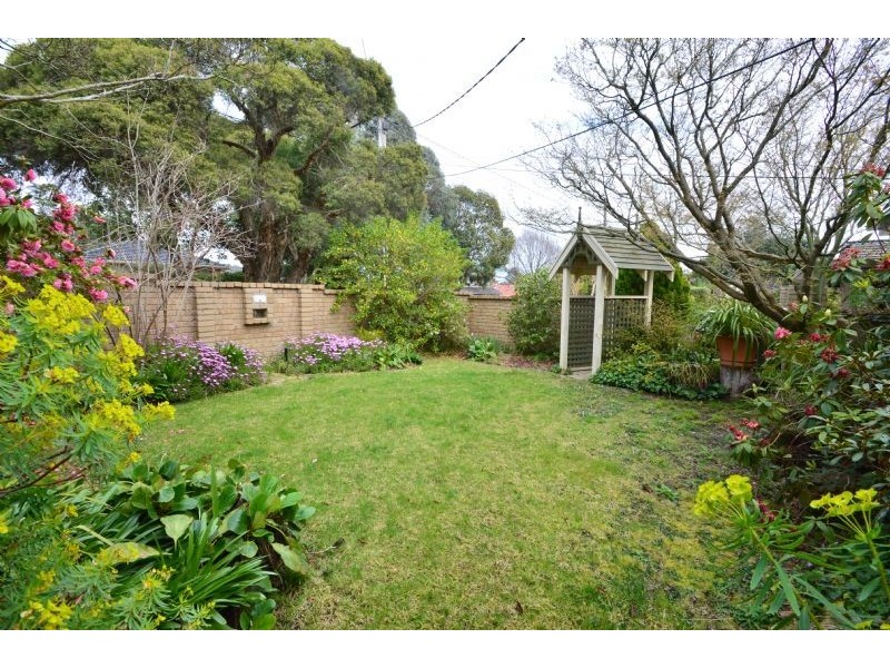 17 Bunker Crescent, Glen Waverley VIC 3150