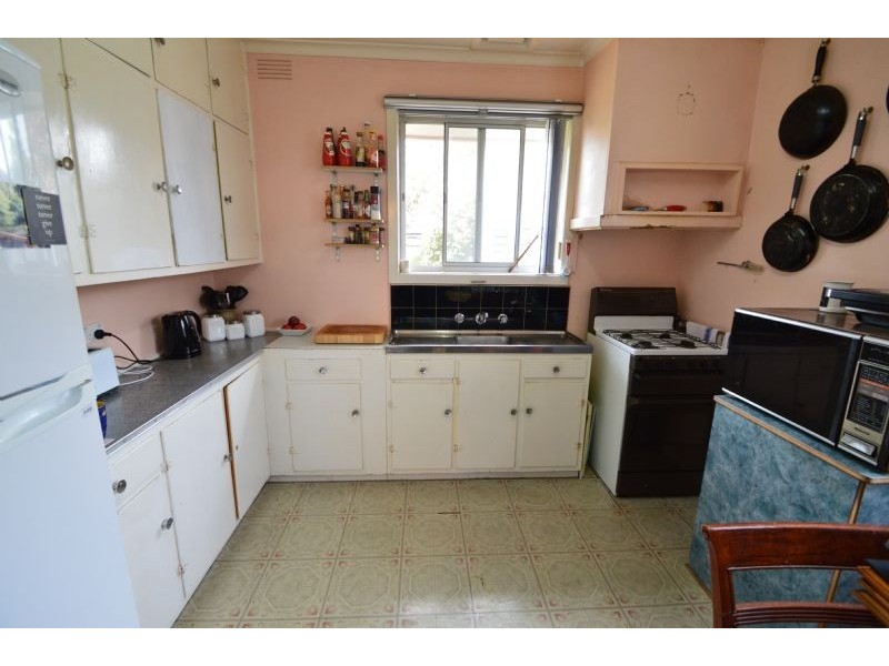 19 Charles Avenue, Springvale VIC 3171