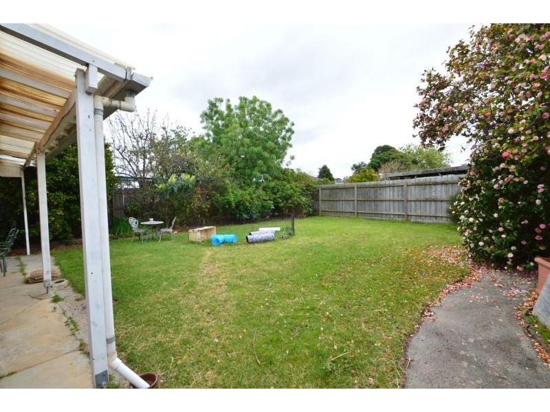 19 Charles Avenue, Springvale VIC 3171