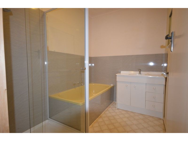 2/1 Winbourne Road, Mount Waverley VIC 3149