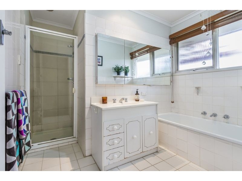 1 Alawara Court, Burwood East VIC 3151