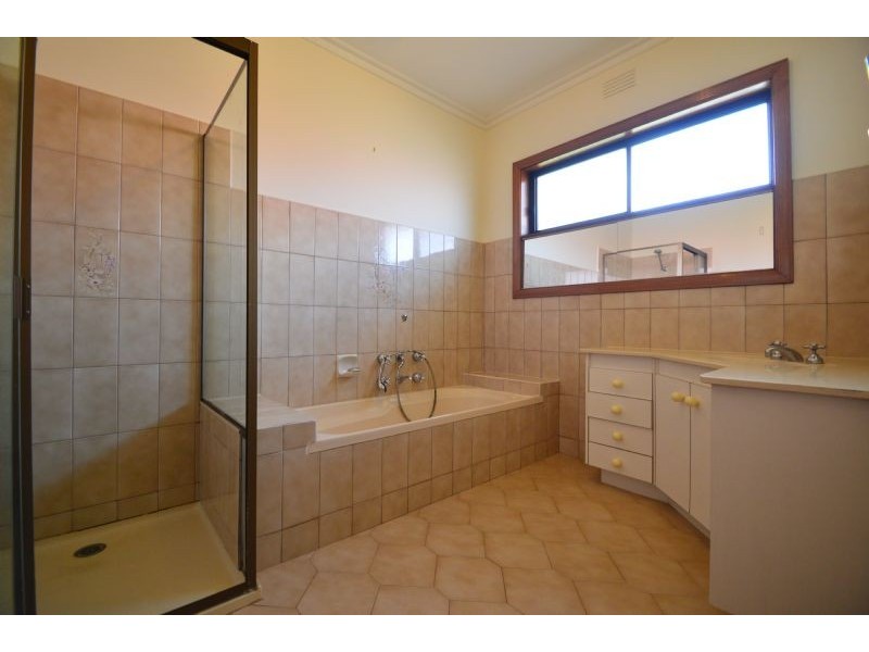 10 Cezanne Crescent, Wheelers Hill VIC 3150