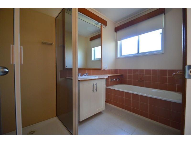 2 Walnut Court, Mulgrave VIC 3170