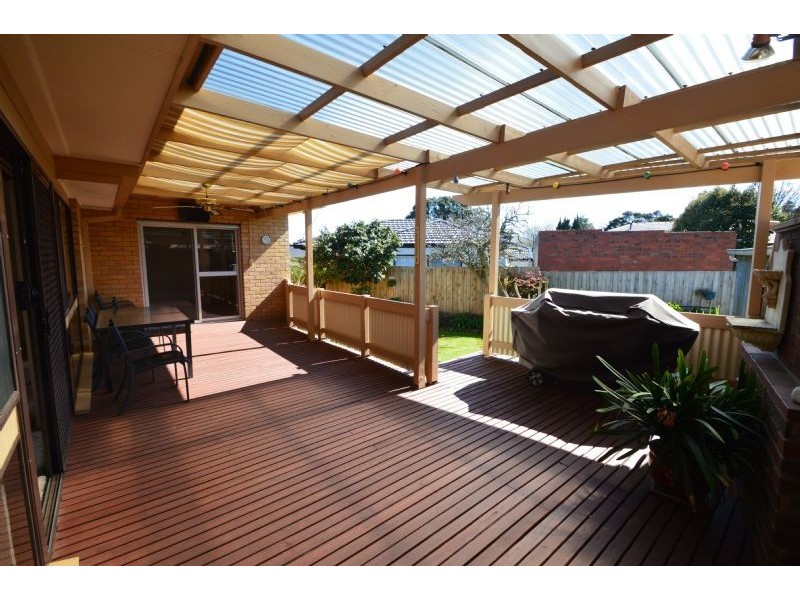2 Walnut Court, Mulgrave VIC 3170