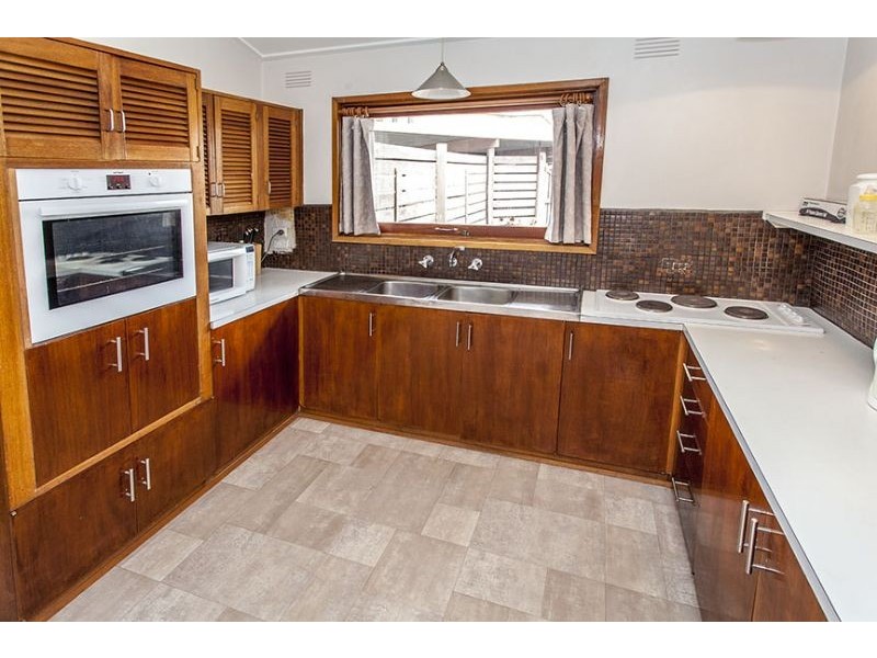 43 Summit Crescent, Glen Waverley VIC 3150