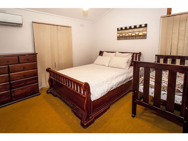 43 Summit Crescent, Glen Waverley VIC 3150