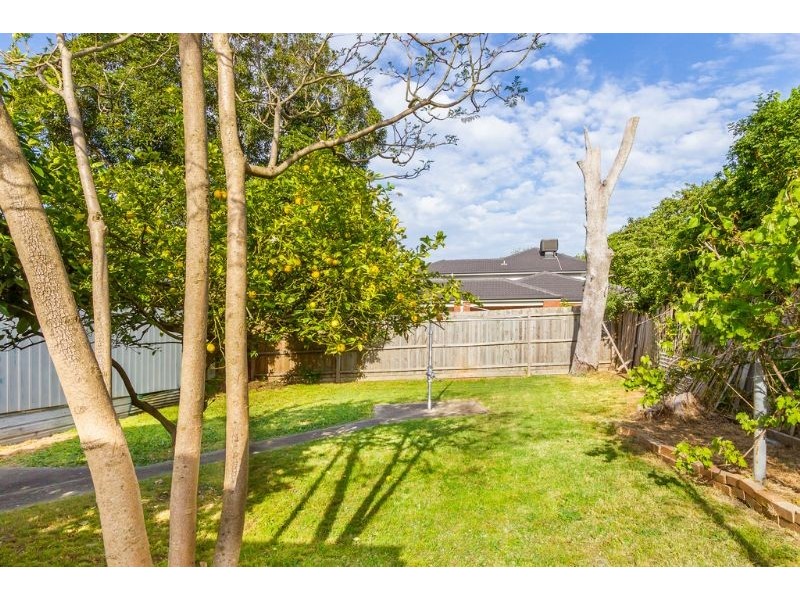 4 Maude Street, Chadstone VIC 3148