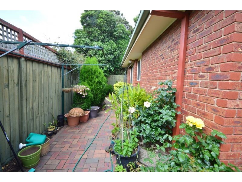 2/15 Hinkler Road, Glen Waverley VIC 3150