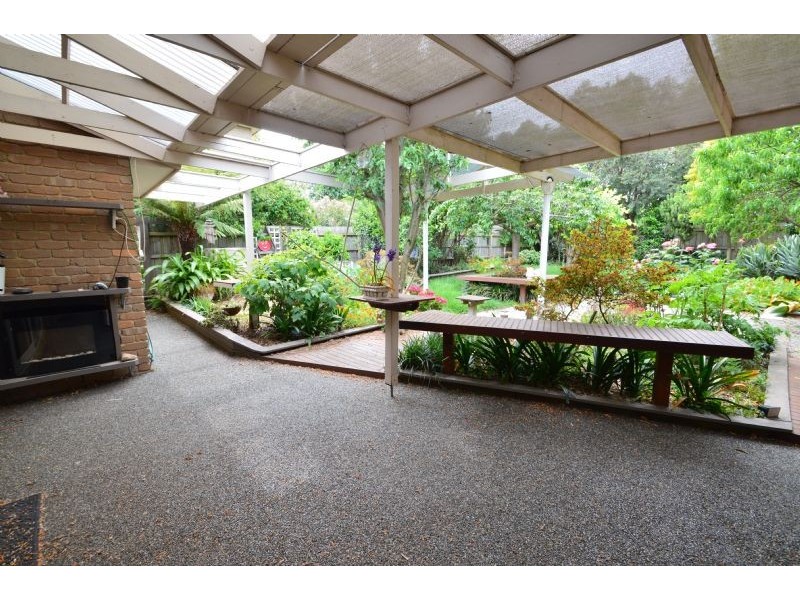 32 Kramer Drive, Berwick VIC 3806