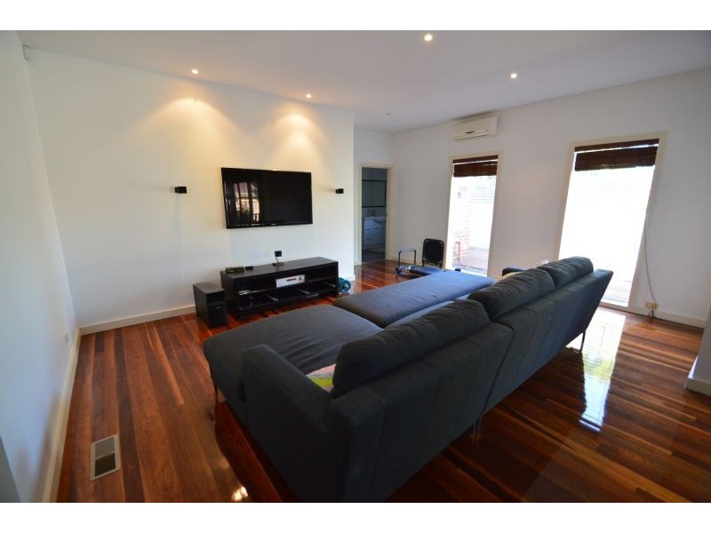 2/182 Lawrence Road, Mount Waverley VIC 3149