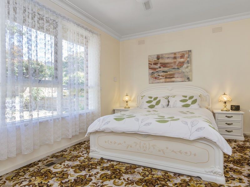 62 Ivanhoe Street, Glen Waverley VIC 3150