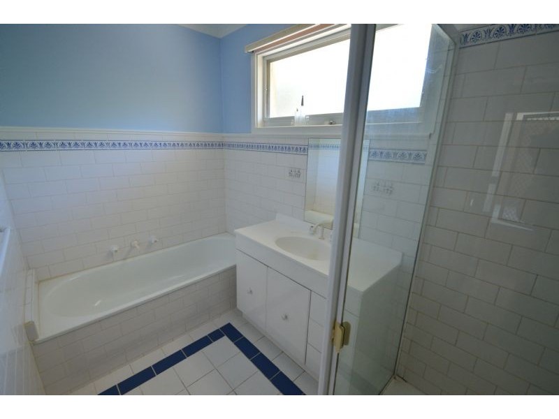 2/15 Jordan Grove, Glen Waverley VIC 3150