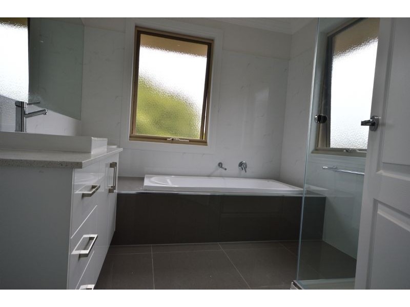 108 Brandon Park Drive, Wheelers Hill VIC 3150