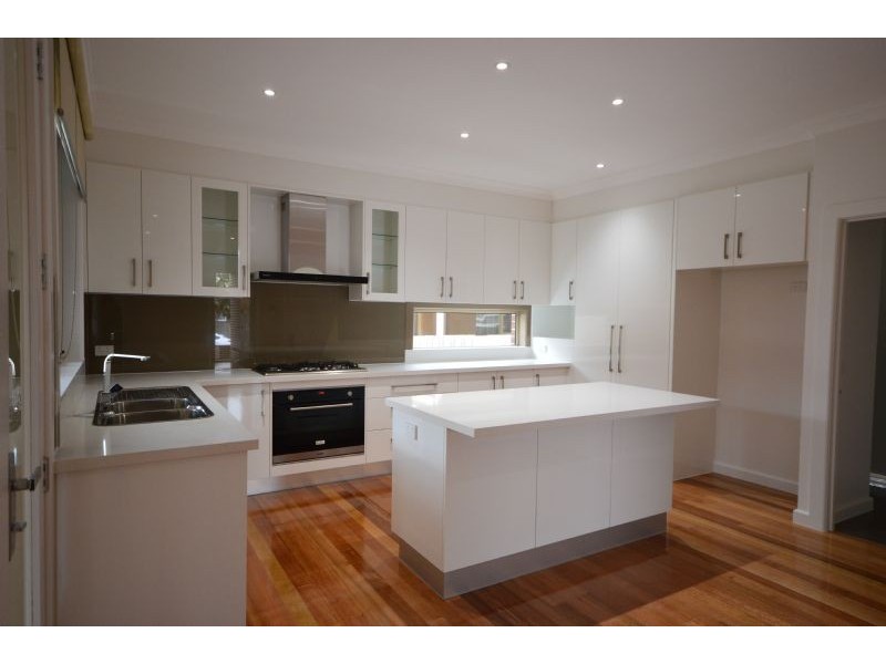 112 Cootamundra Drive, Wheelers Hill VIC 3150