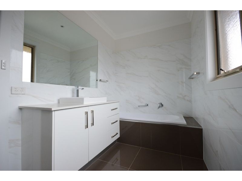 112 Cootamundra Drive, Wheelers Hill VIC 3150