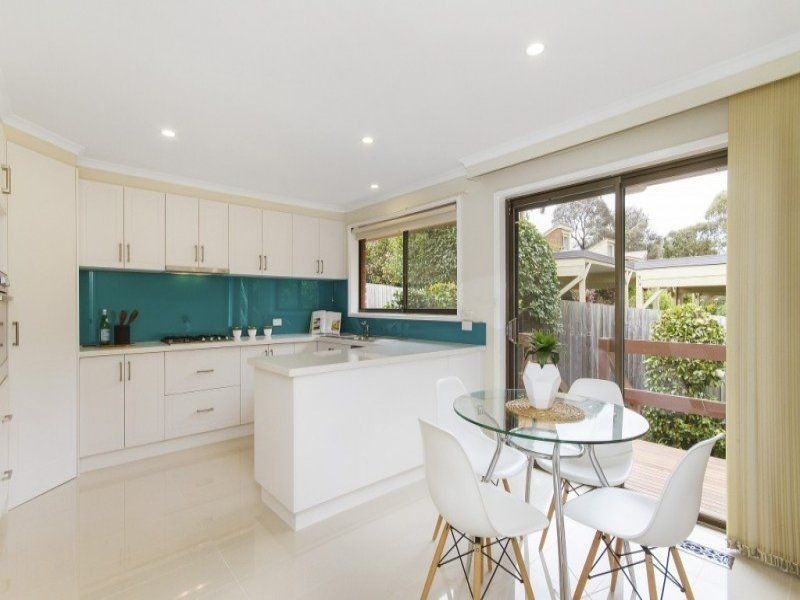 2/348 High Street Road, Mount Waverley VIC 3149