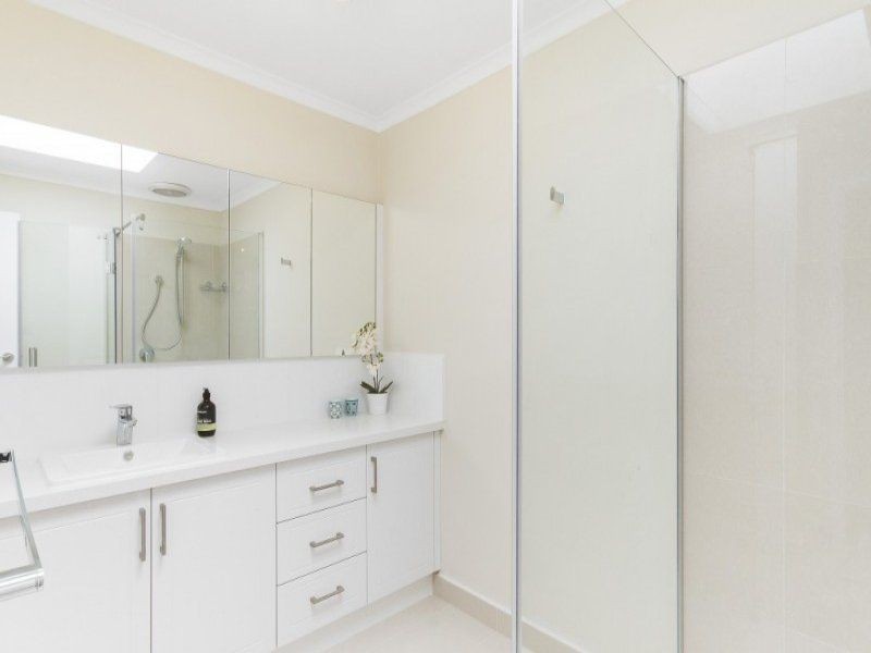 2/348 High Street Road, Mount Waverley VIC 3149