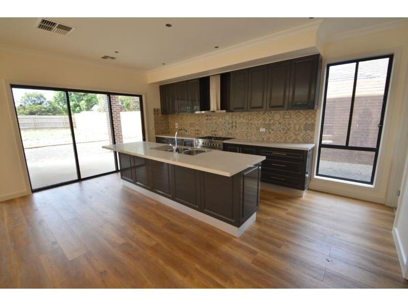 7 Chivers Avenue, Glen Waverley VIC 3150