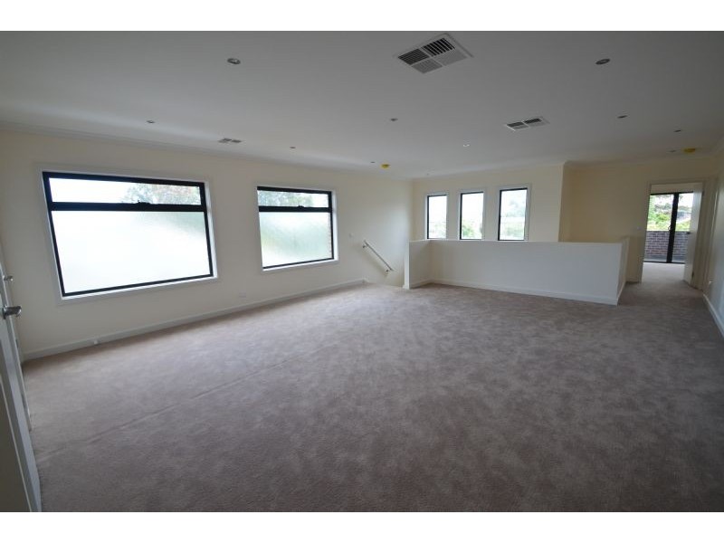 7 Chivers Avenue, Glen Waverley VIC 3150