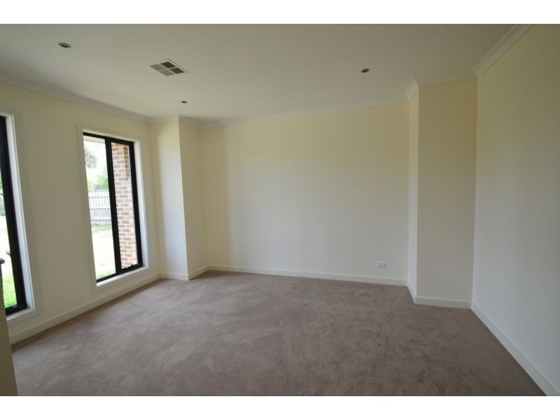 7 Chivers Avenue, Glen Waverley VIC 3150