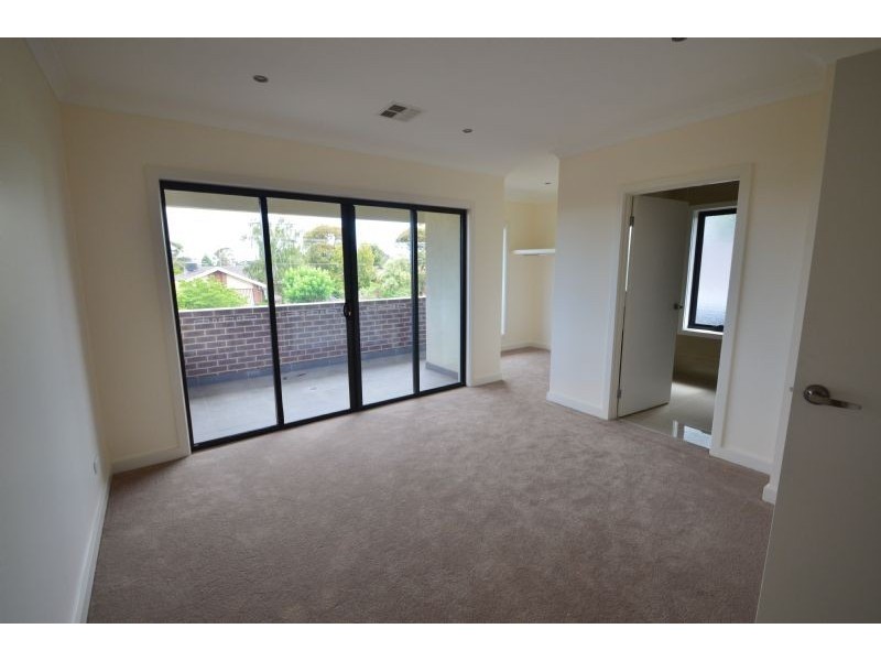 7 Chivers Avenue, Glen Waverley VIC 3150