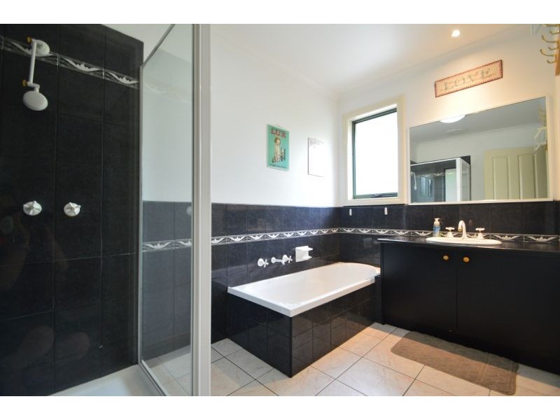 1/5 Tobias Avenue, Glen Waverley VIC 3150