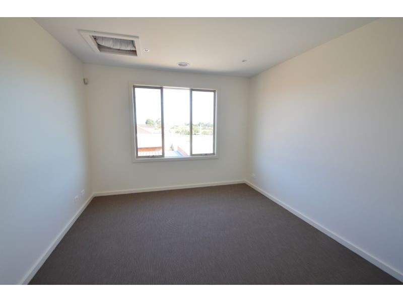 2/5 Worsley Avenue, Clayton South VIC 3169